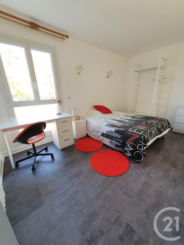 Afficher la photo en grand Appartement F4 à louer - 4 pièces - 66.88 m2 - MONT ST AIGNAN - 76 - HAUTE-NORMANDIE - Century 21 Harmony