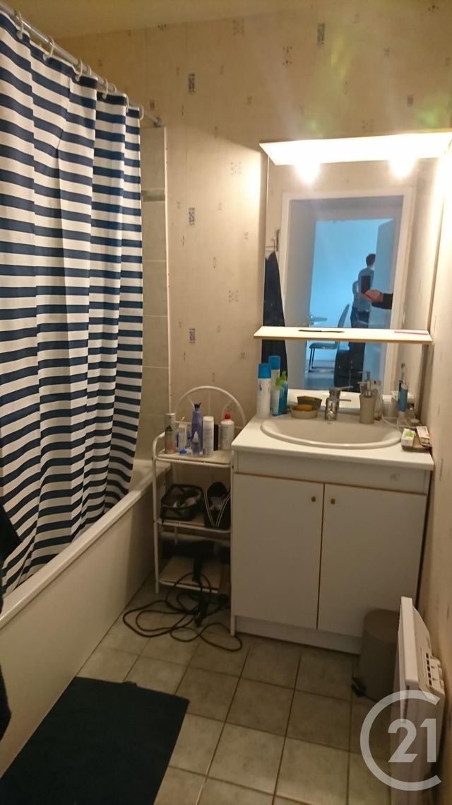 Appartement F2 à vendre - 2 pièces - 45.75 m2 - ROUEN - 76 - HAUTE-NORMANDIE - Century 21 Harmony Appartement F2 à vendre - 2 pièces - 45.75 m2 - ROUEN - 76 - HAUTE-NORMANDIE - Century 21 Harmony