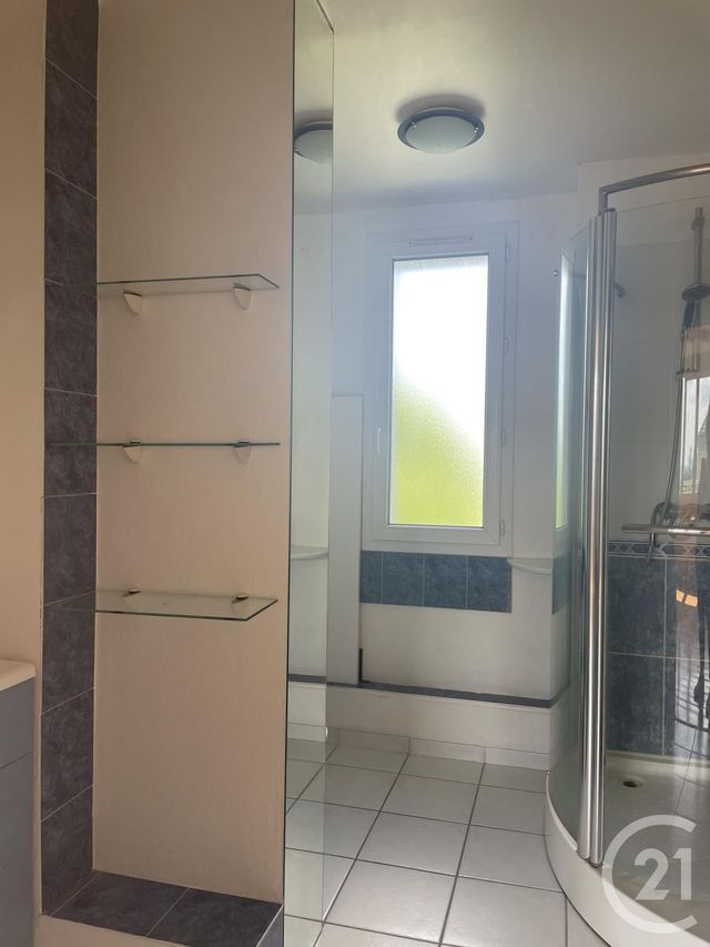 Appartement F4 à vendre - 4 pièces - 79.27 m2 - BONSECOURS - 76 - HAUTE-NORMANDIE - Century 21 Harmony Appartement F4 à vendre - 4 pièces - 79.27 m2 - BONSECOURS - 76 - HAUTE-NORMANDIE - Century 21 Harmony
