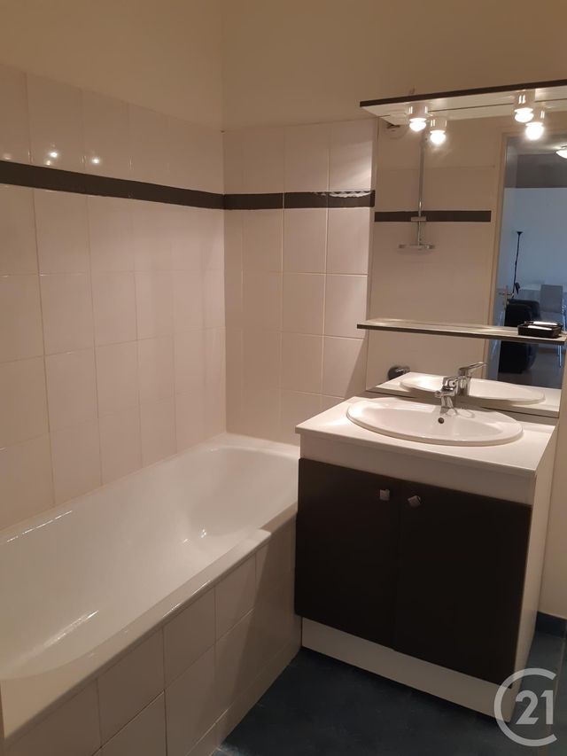 Appartement F2 à louer - 2 pièces - 48.0 m2 - ROUEN - 76 - HAUTE-NORMANDIE - Century 21 Harmony Appartement F2 à louer - 2 pièces - 48.0 m2 - ROUEN - 76 - HAUTE-NORMANDIE - Century 21 Harmony