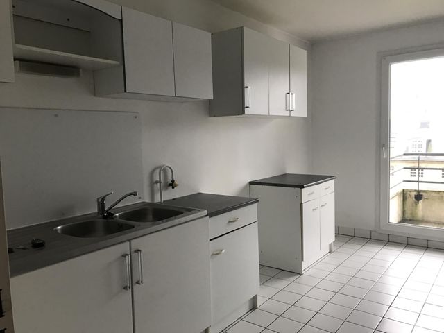 Afficher la photo en grand Appartement F4 à louer - 4 pièces - 80.66 m2 - ROUEN - 76 - HAUTE-NORMANDIE - Century 21 Harmony