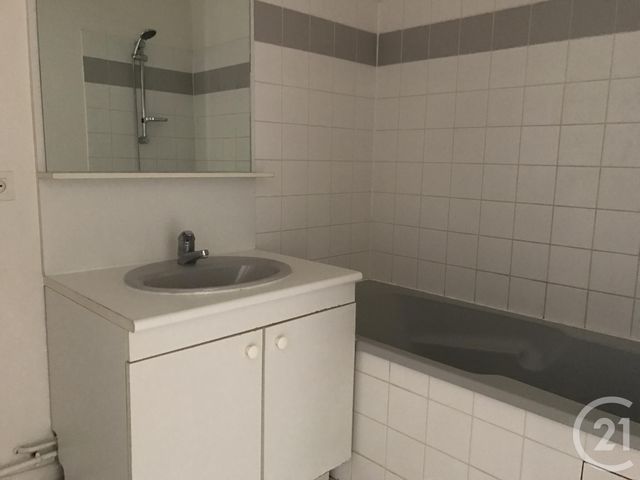 Afficher la photo en grand Appartement F4 à louer - 4 pièces - 80.66 m2 - ROUEN - 76 - HAUTE-NORMANDIE - Century 21 Harmony