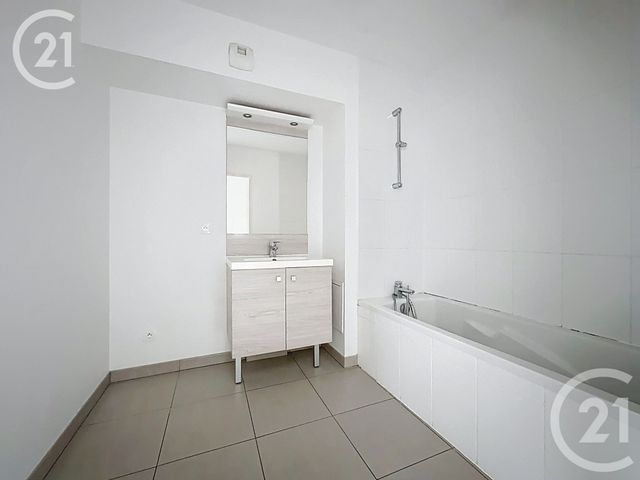 Afficher la photo en grand Appartement F3 à vendre - 3 pièces - 62.52 m2 - ROUEN - 76 - HAUTE-NORMANDIE - Century 21 Harmony