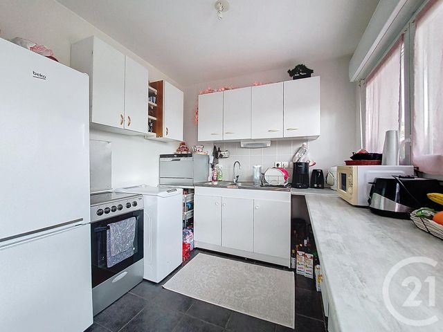 Afficher la photo en grand Appartement F3 à louer - 3 pièces - 61.79 m2 - MONT ST AIGNAN - 76 - HAUTE-NORMANDIE - Century 21 Harmony