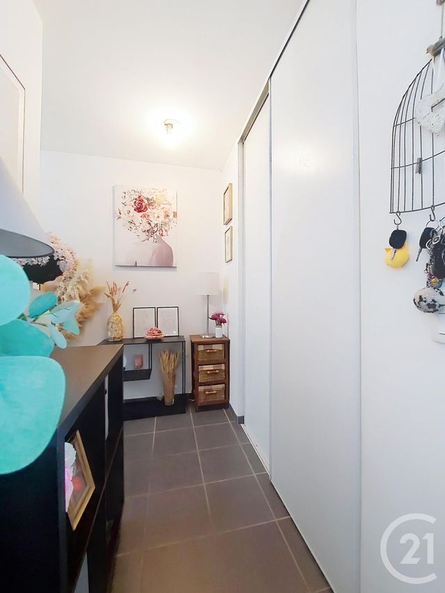 Afficher la photo en grand Appartement F3 à louer - 3 pièces - 61.79 m2 - MONT ST AIGNAN - 76 - HAUTE-NORMANDIE - Century 21 Harmony