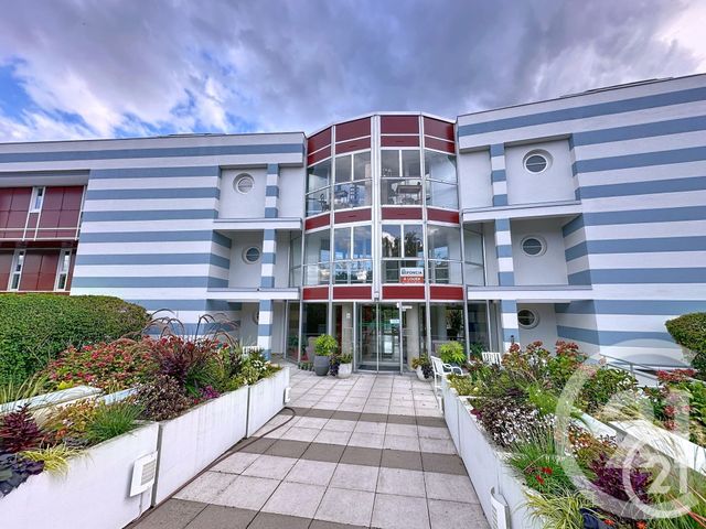 Afficher la photo en grand Appartement F2 à vendre - 2 pièces - 55.75 m2 - MONT ST AIGNAN - 76 - HAUTE-NORMANDIE - Century 21 Harmony