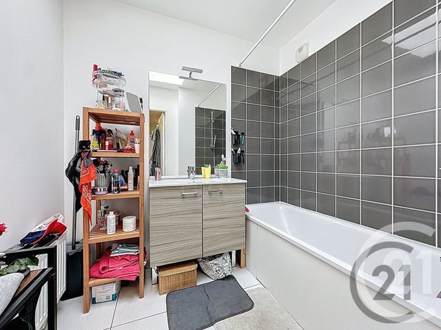 Appartement F3 à vendre - 3 pièces - 62.32 m2 - DEVILLE LES ROUEN - 76 - HAUTE-NORMANDIE - Century 21 Harmony