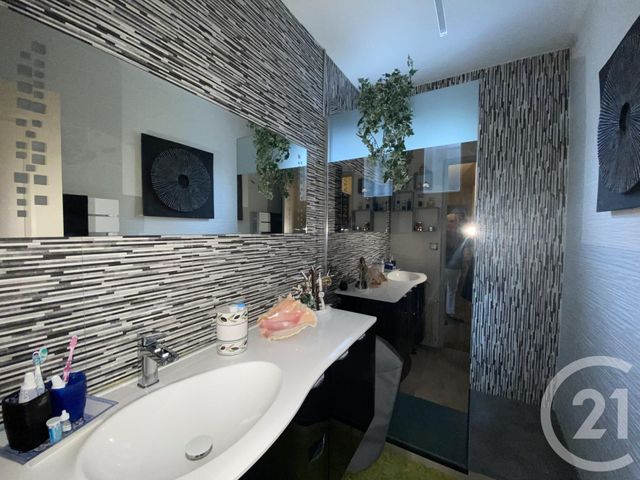 Appartement F4 à vendre - 4 pièces - 84.96 m2 - LE MESNIL ESNARD - 76 - HAUTE-NORMANDIE - Century 21 Harmony