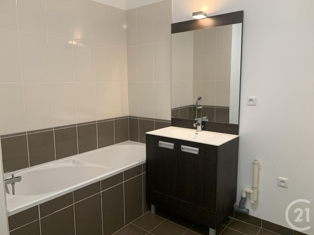 Appartement F3 à louer - 3 pièces - 63.48 m2 - LE MESNIL ESNARD - 76 - HAUTE-NORMANDIE - Century 21 Harmony