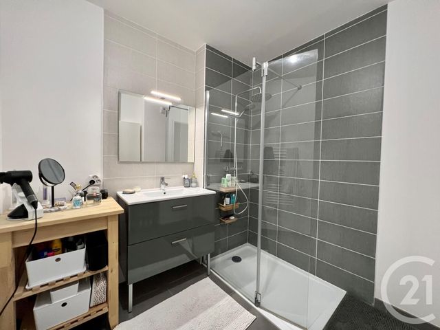 Appartement F3 à louer - 3 pièces - 61.0 m2 - LE HOULME - 76 - HAUTE-NORMANDIE - Century 21 Harmony