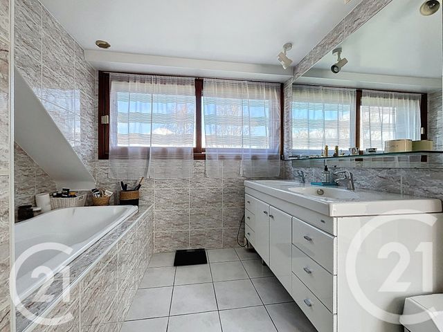 maison à vendre - 9 pièces - 182.0 m2 - ST MARTIN DU VIVIER - 76 - HAUTE-NORMANDIE - Century 21 Harmony