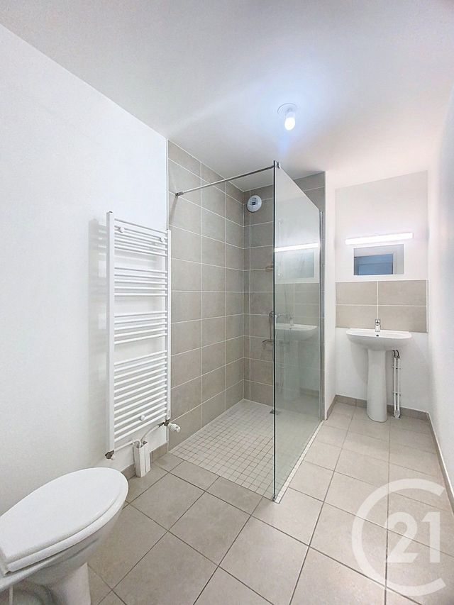 maison à louer - 4 pièces - 88.18 m2 - GRAND COURONNE - 76 - HAUTE-NORMANDIE - Century 21 Harmony