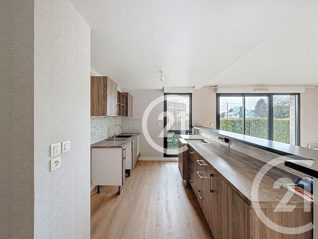 Appartement F4 à louer - 4 pièces - 109.75 m2 - FRANQUEVILLE ST PIERRE - 76 - HAUTE-NORMANDIE - Century 21 Harmony