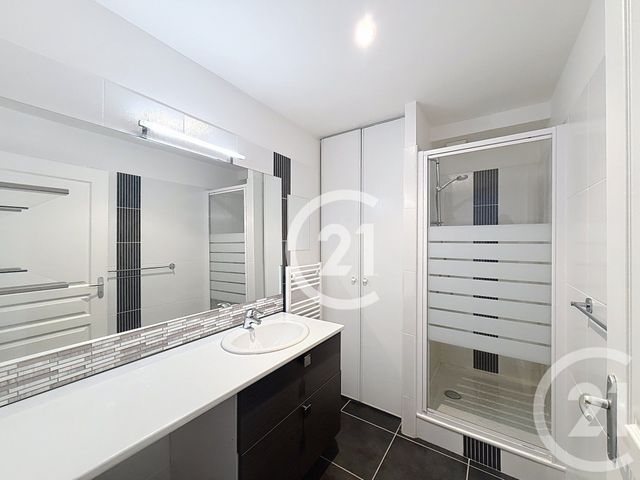 Appartement F4 à louer - 4 pièces - 109.75 m2 - FRANQUEVILLE ST PIERRE - 76 - HAUTE-NORMANDIE - Century 21 Harmony