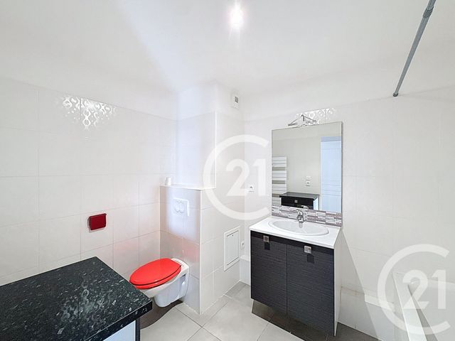 Appartement F4 à louer - 4 pièces - 109.75 m2 - FRANQUEVILLE ST PIERRE - 76 - HAUTE-NORMANDIE - Century 21 Harmony