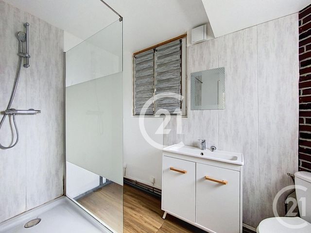 Appartement F2 à louer - 2 pièces - 45.0 m2 - MOULINEAUX - 76 - HAUTE-NORMANDIE - Century 21 Harmony