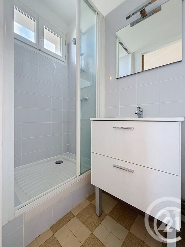 Appartement F2 à louer - 2 pièces - 39.34 m2 - SOTTEVILLE LES ROUEN - 76 - HAUTE-NORMANDIE - Century 21 Harmony
