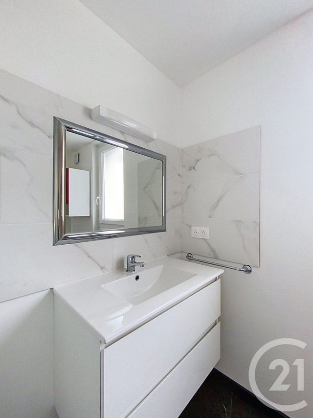 Appartement F5 à louer - 4 pièces - 72.0 m2 - BIHOREL - 76 - HAUTE-NORMANDIE - Century 21 Harmony