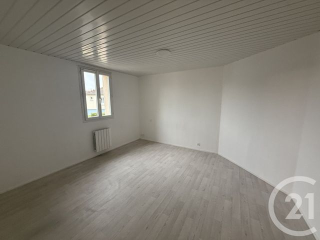 Appartement F2 à louer - 2 pièces - 30.0 m2 - ST PIERRE DE VARENGEVILLE - 76 - HAUTE-NORMANDIE - Century 21 Harmony